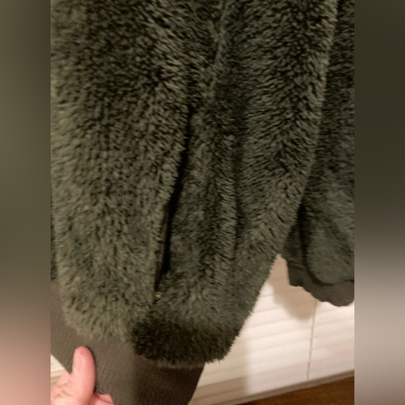 Ladies Size Large Cherish Pullover Green Thick Sweater With Pockets - Picture 3 of 16